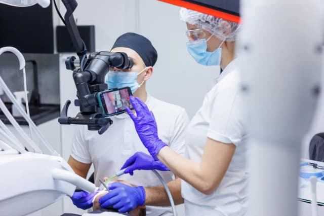 Ile NFZ płaci za wizytę u lekarza? Poznaj ukryte koszty i zasady Ile NFZ płaci za wizytę u lekarza? Poznaj ukryte koszty i zasady