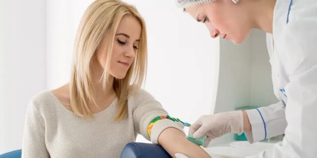 Podwyższony poziom płytek krwi u dorosłych: przyczyny, objawy i leczenie Podwyższony poziom płytek krwi u dorosłych: przyczyny, objawy i leczenie